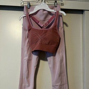 Fabletics small Adele bra & Oasis PureLuxe 7/8 legging pink/lavender
